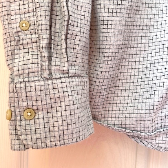 Uniqlo button down shirt. EUC - Picture 5 of 8